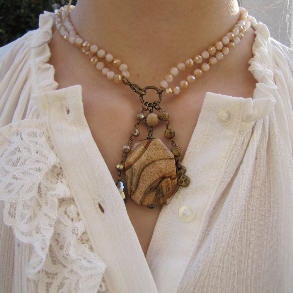 Beautiful Natural Stone Beaded Dangle Necklace - Picture 5 of 6